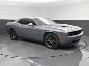 2022 Dodge Challenger SXT RWD photo