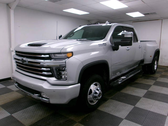 2023 Chevrolet Silverado 3500HD High Country 4WD photo