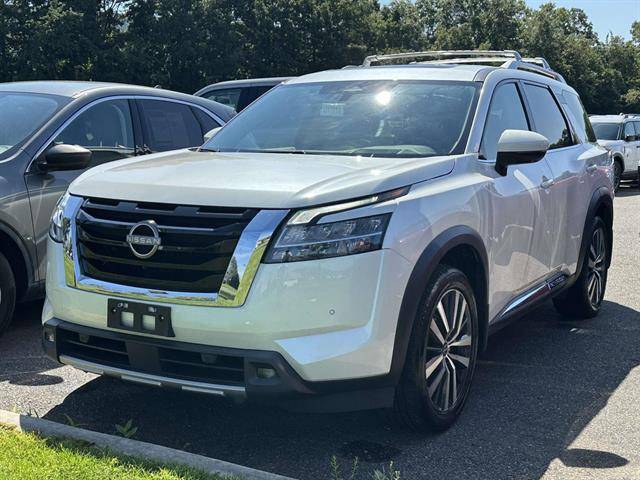 2022 Nissan Pathfinder Platinum 4WD photo