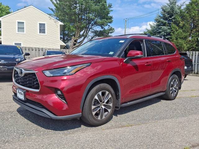 2022 Toyota Highlander XLE AWD photo