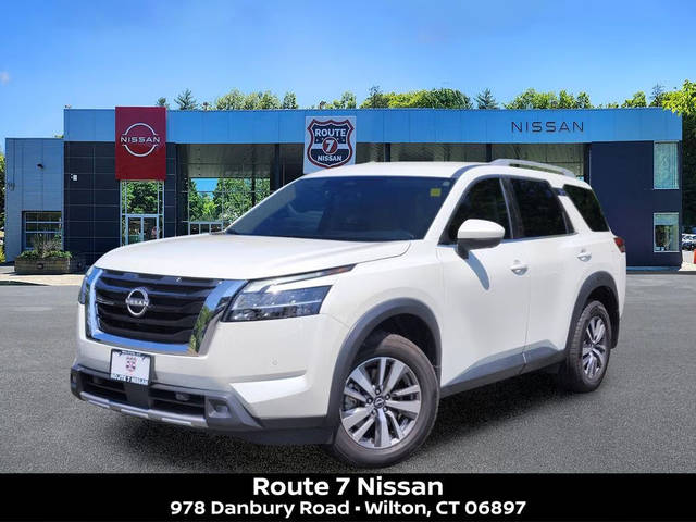 2022 Nissan Pathfinder SL 4WD photo
