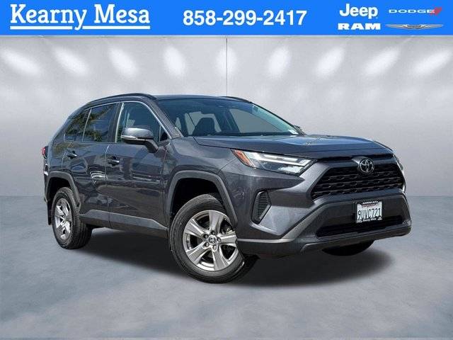 2022 Toyota RAV4 XLE AWD photo