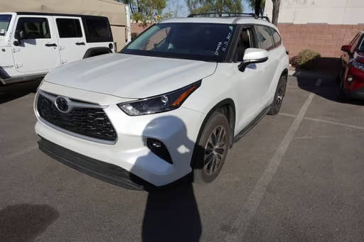 2022 Toyota Highlander XLE AWD photo