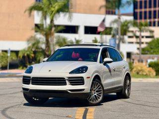 2023 Porsche Cayenne Platinum Edition AWD photo