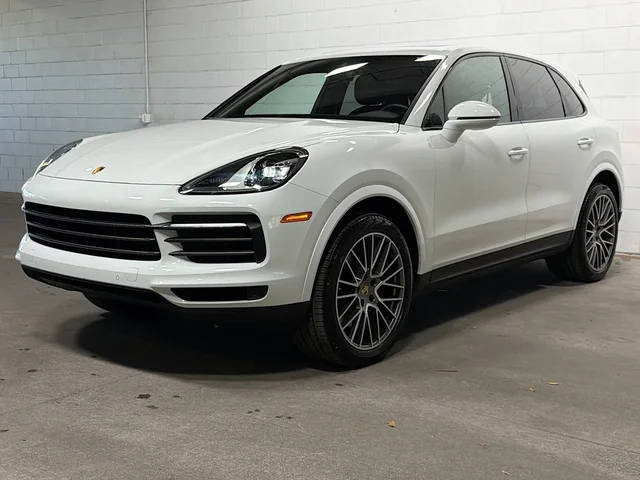 2023 Porsche Cayenne Platinum Edition AWD photo