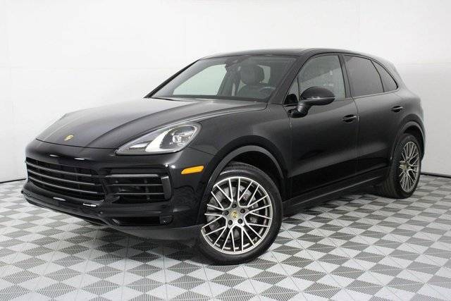 2023 Porsche Cayenne Platinum Edition AWD photo