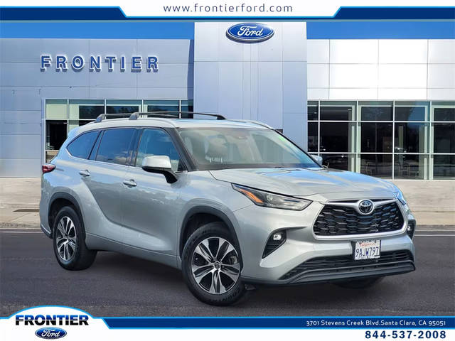 2022 Toyota Highlander XLE FWD photo