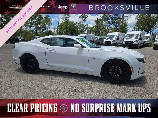 2023 Chevrolet Camaro 2LT RWD photo