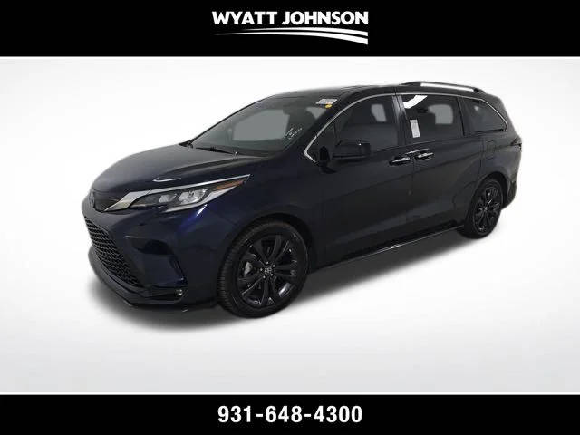 2022 Toyota Sienna XSE FWD photo