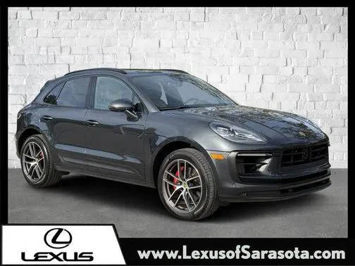 2022 Porsche Macan S AWD photo