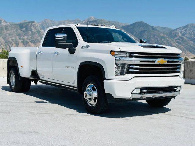 2023 Chevrolet Silverado 3500HD High Country 4WD photo
