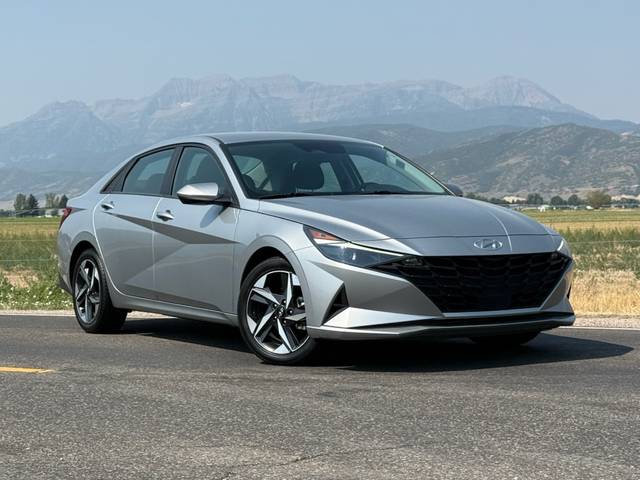 2023 Hyundai Elantra SEL FWD photo