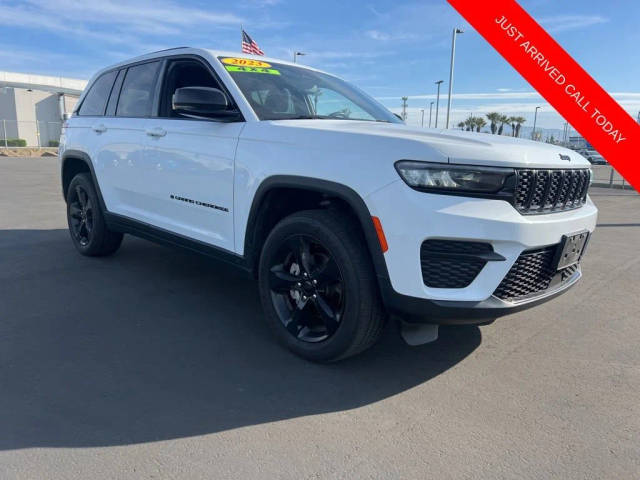 2023 Jeep Grand Cherokee Altitude 4WD photo