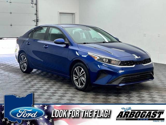 2023 Kia Forte LXS FWD photo