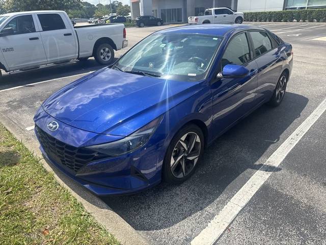 2023 Hyundai Elantra SEL FWD photo
