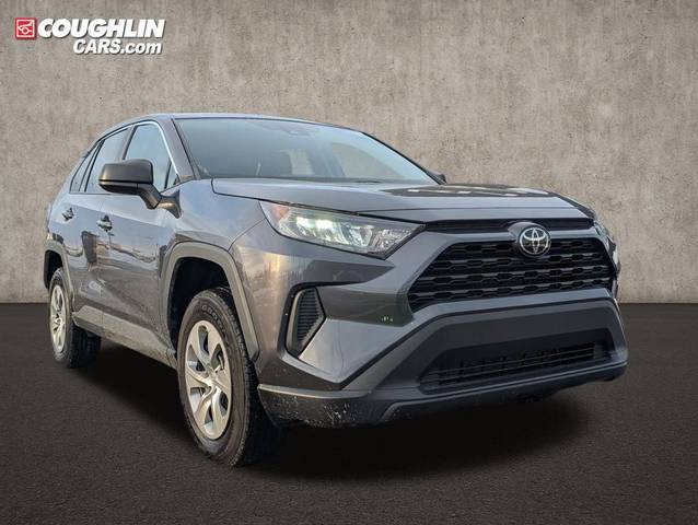 2022 Toyota RAV4 LE AWD photo