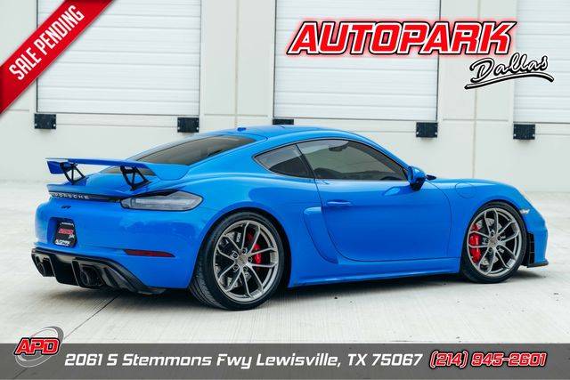 2022 Porsche Cayman GT4 RWD photo