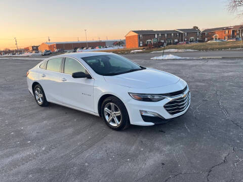 2022 Chevrolet Malibu LS FWD photo