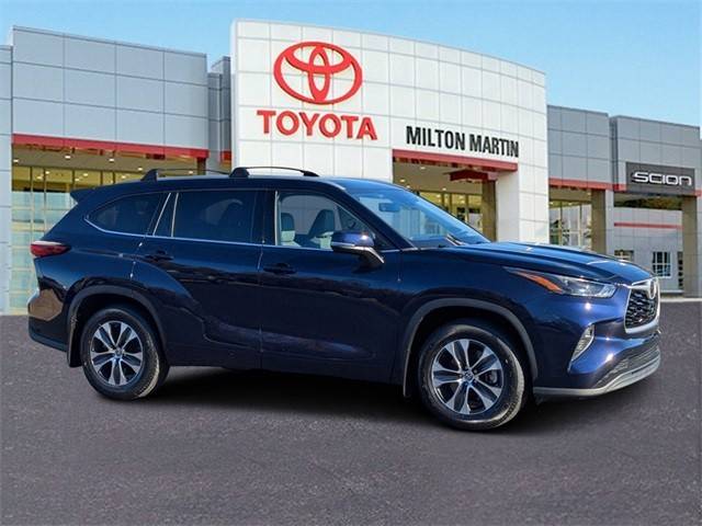 2022 Toyota Highlander XLE AWD photo