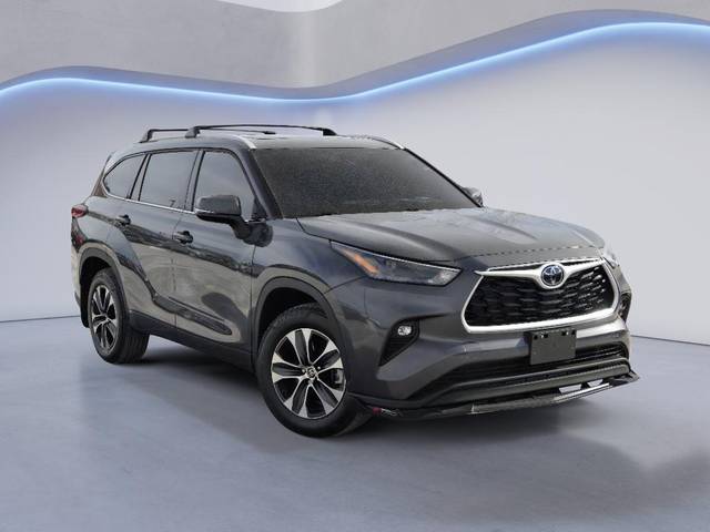 2022 Toyota Highlander XLE AWD photo