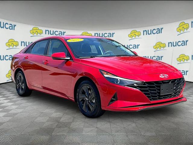 2023 Hyundai Elantra SEL FWD photo