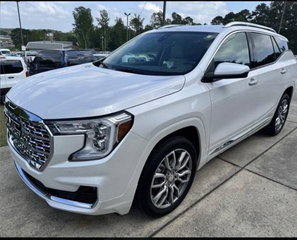 2022 GMC Terrain Denali AWD photo