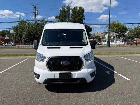 2021 Ford Transit Passenger Wagon XLT RWD photo