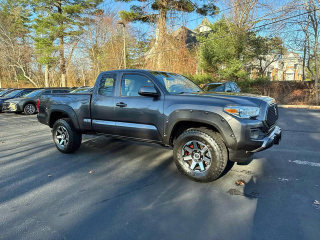 2017 Toyota Tacoma SR 4WD photo
