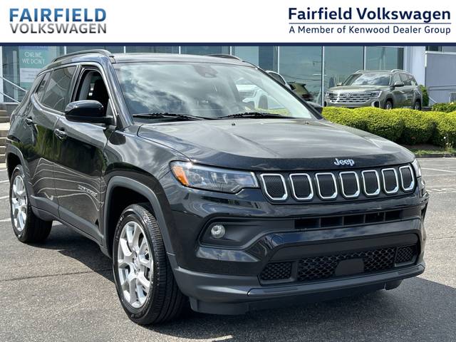 2022 Jeep Compass Latitude Lux 4WD photo