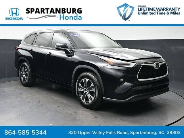 2022 Toyota Highlander XLE AWD photo
