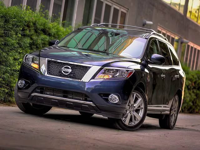 2015 Nissan Pathfinder Platinum 4WD photo