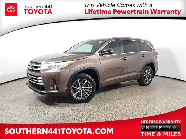 2017 Toyota Highlander XLE AWD photo