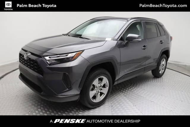 2022 Toyota RAV4 XLE FWD photo