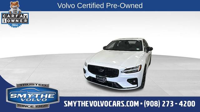 2023 Volvo S60 Plus Black Edition FWD photo