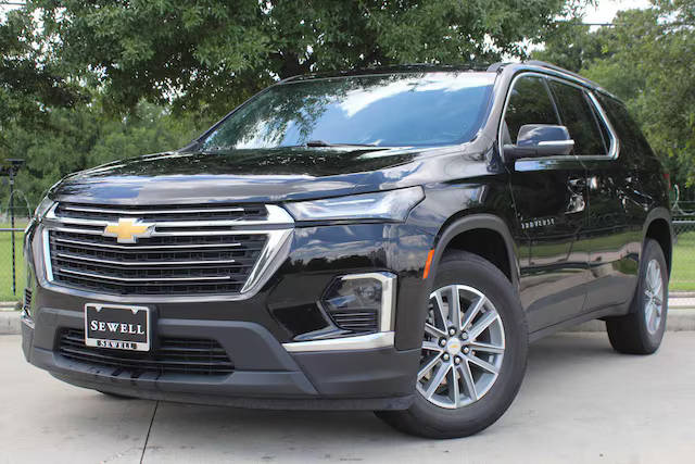 2023 Chevrolet Traverse LT Cloth FWD photo