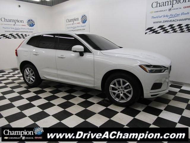 2020 Volvo XC60 Momentum AWD photo