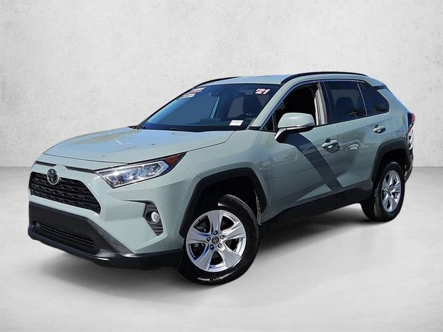 2021 Toyota RAV4 XLE FWD photo