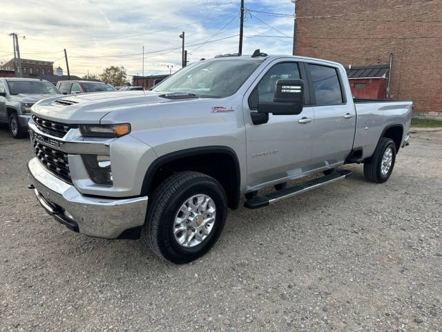 2022 Chevrolet Silverado 3500HD LT 4WD photo