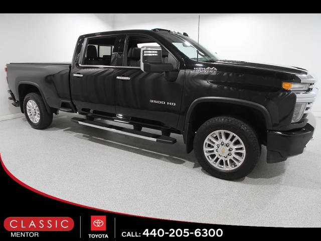 2023 Chevrolet Silverado 3500HD High Country 4WD photo