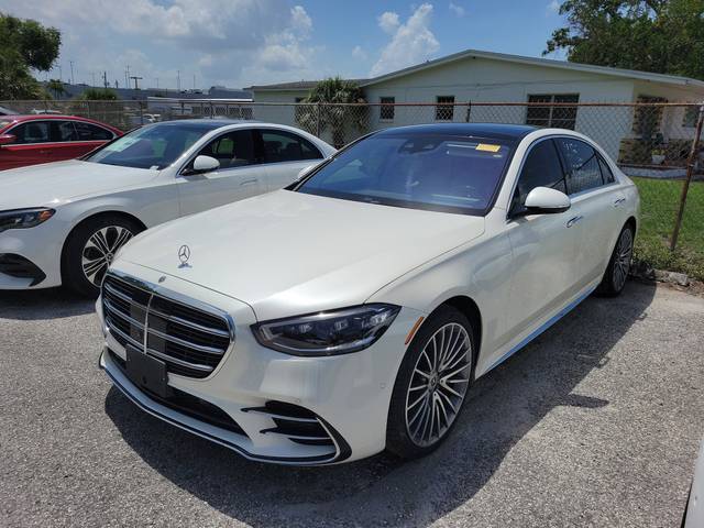 2022 Mercedes-Benz S-Class S 500 AWD photo