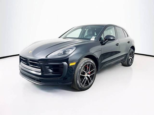2023 Porsche Macan S AWD photo