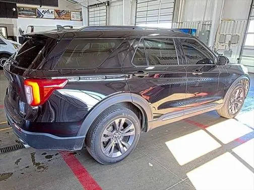 2022 Ford Explorer XLT 4WD photo