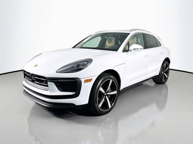 2023 Porsche Macan  AWD photo