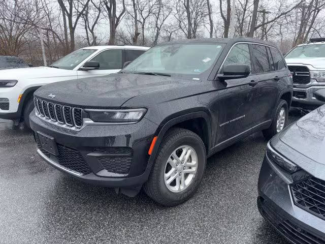 2023 Jeep Grand Cherokee Laredo 4WD photo