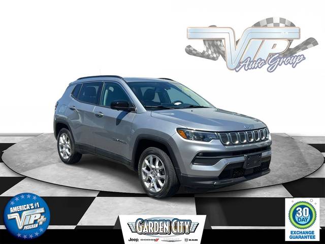 2022 Jeep Compass Latitude Lux 4WD photo