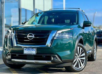 2022 Nissan Pathfinder Platinum 4WD photo