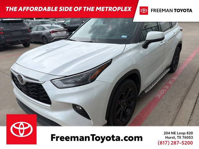 2022 Toyota Highlander LE FWD photo