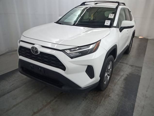 2022 Toyota RAV4 XLE AWD photo