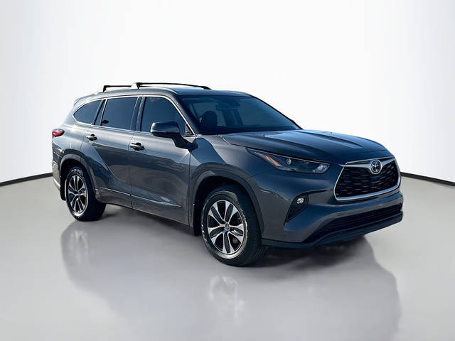 2022 Toyota Highlander XLE AWD photo