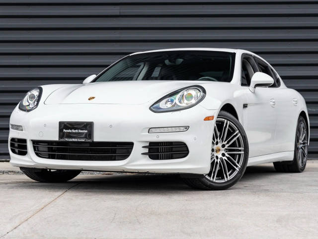 2015 Porsche Panamera S RWD photo